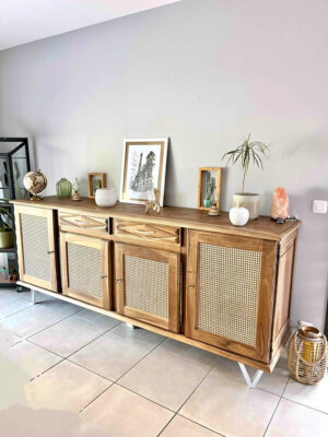 Enfilade 4 portes après relooking, centre de porte en cannage et décapage complet